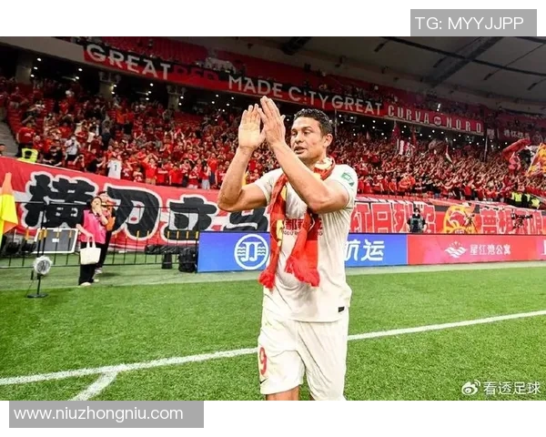 国足客战印尼后备战热身赛艾克森阿兰骑车训练展现状态