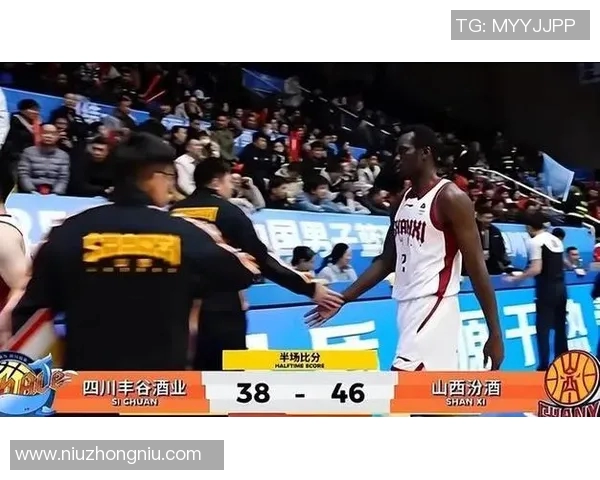 新疆男篮与四川男篮激战正酣谁能在这场对决中笑到最后